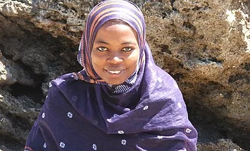 A member of the Wasini Women-Group on Wasini Island A member of the Wasini Women-Group on Wasini Island